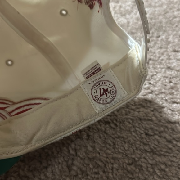 Red Wings rare 2014 winter classic SnapBack - Picture 4 of 5